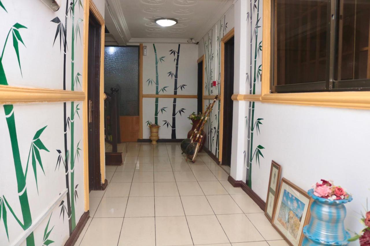 Airport Side Hotel Άκρα Εξωτερικό φωτογραφία