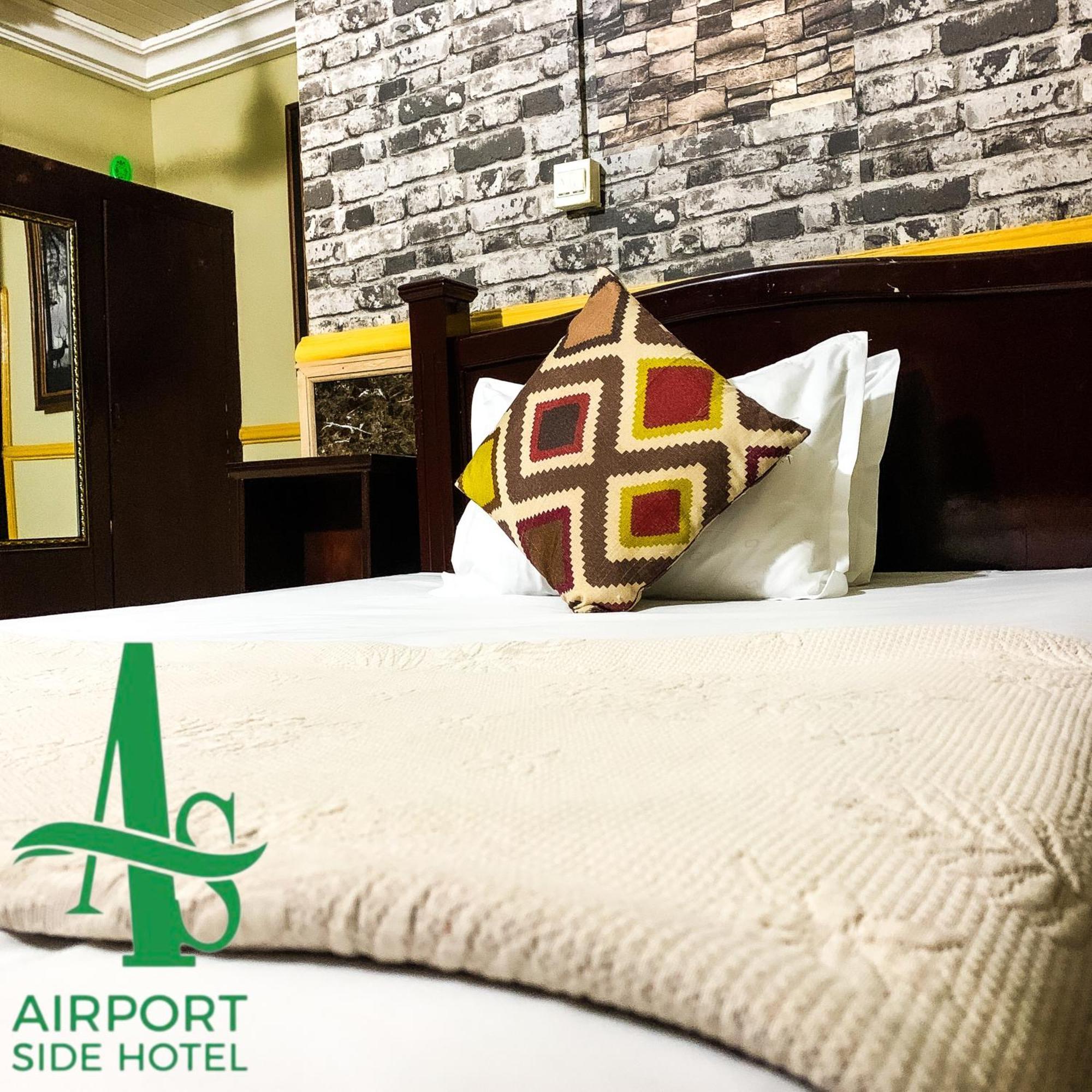 Airport Side Hotel Άκρα Εξωτερικό φωτογραφία