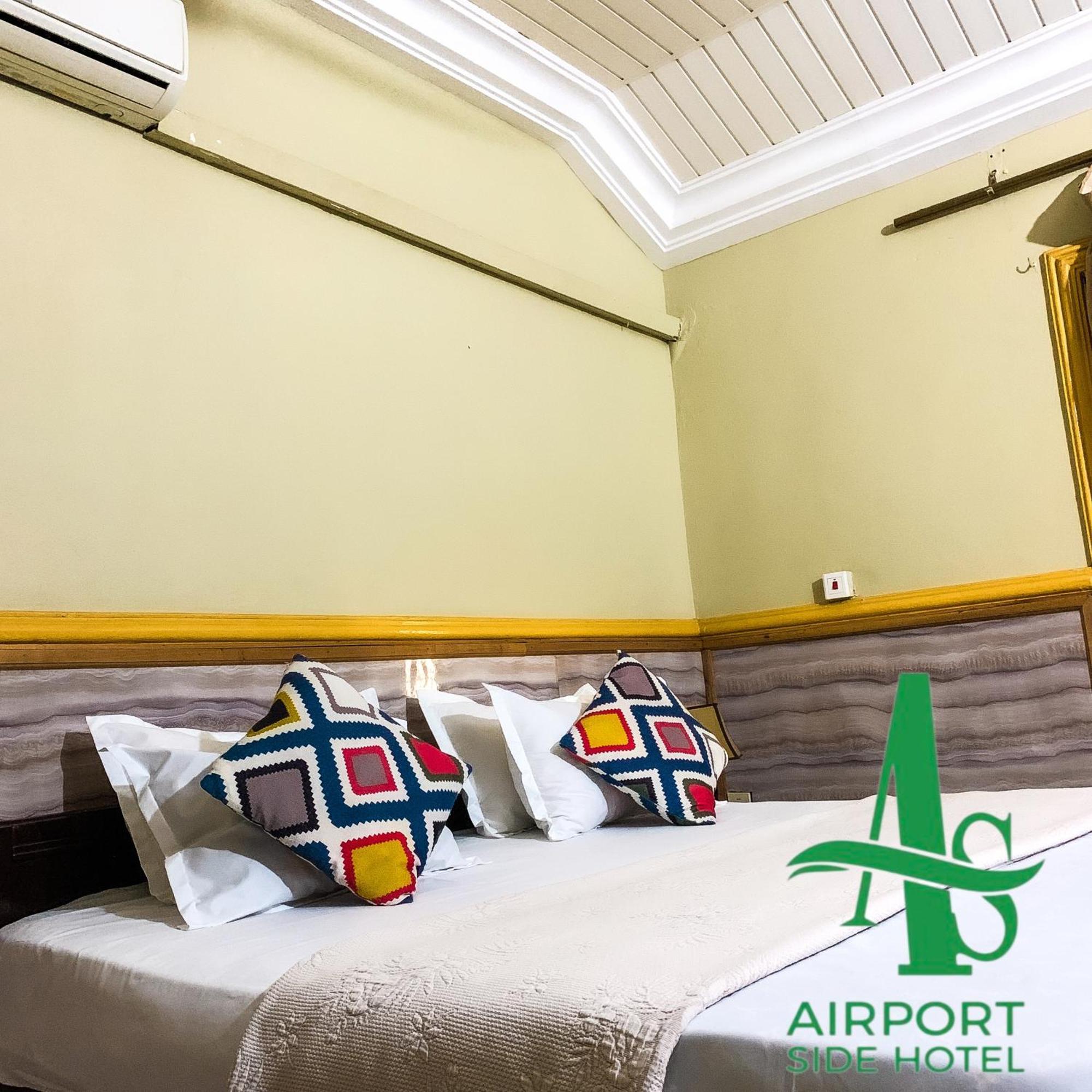 Airport Side Hotel Άκρα Εξωτερικό φωτογραφία