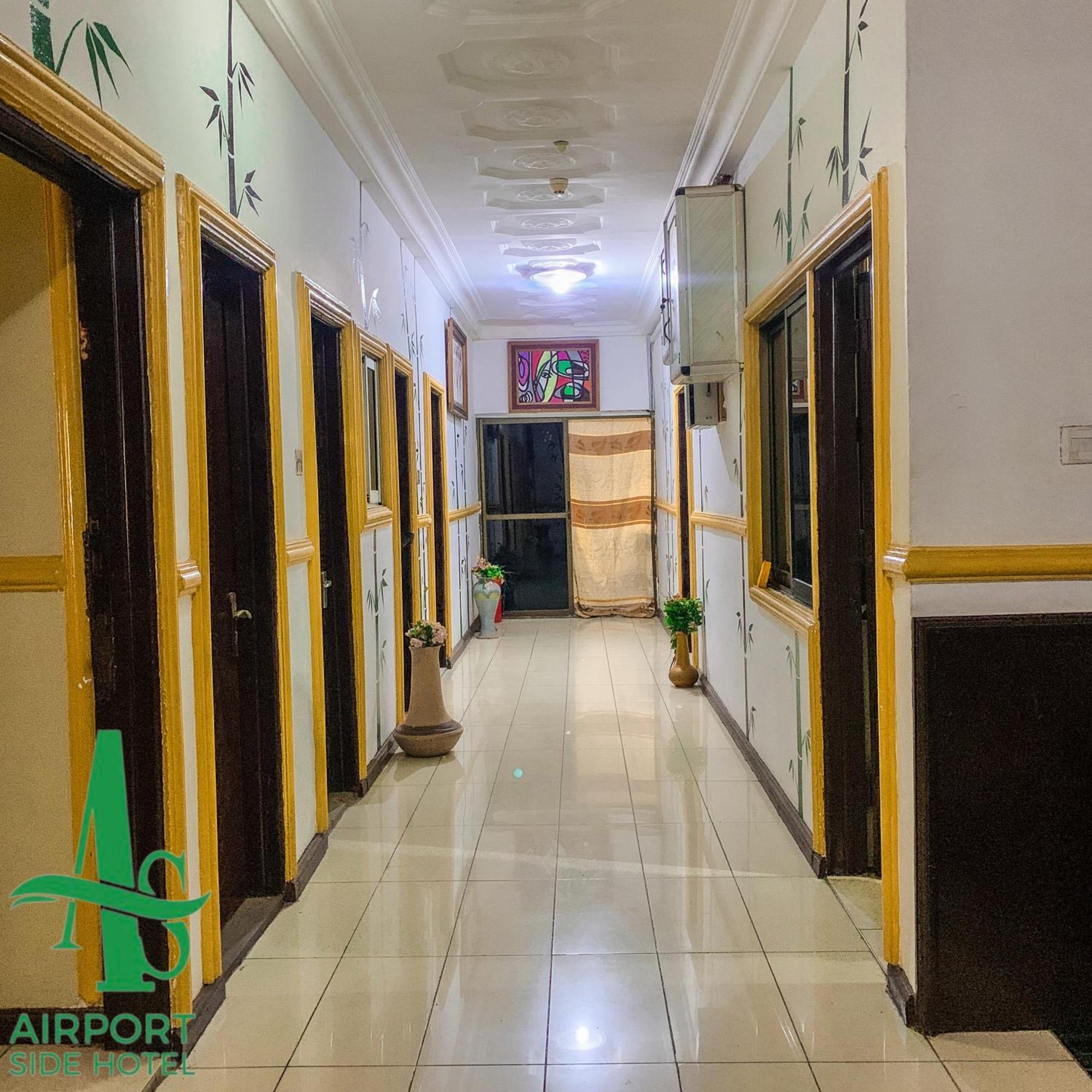 Airport Side Hotel Άκρα Εξωτερικό φωτογραφία